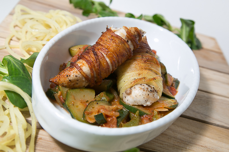 Hähnchenbrust im Kartoffelmantel auf Zucchini Ragout | Foodblog ...