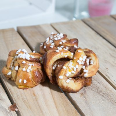 Backen? Ganz einfach! Schwedische Kanelbullar