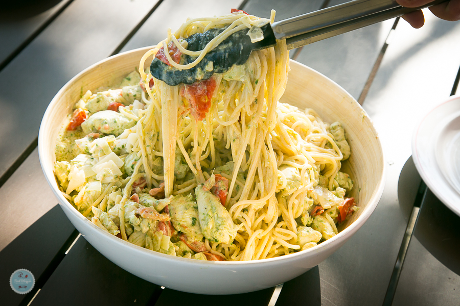 Zitronen-Hähnchen im Bärlauchrahm auf Pasta Rezept