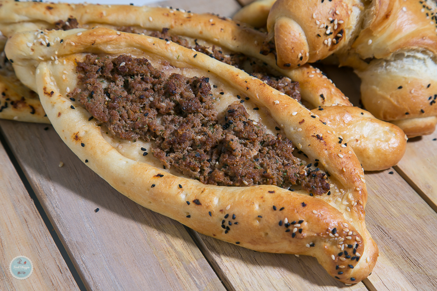 Kıymalı Pide Rezept – Gefüllte Teigschiffchen mit Hackfleisch